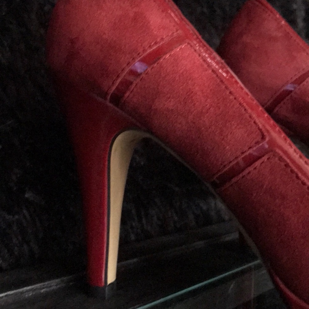 Franco Sarto Red Patent Leather Suede Pumps - Picture 2 of 6